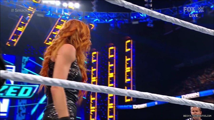 WWE_Supersized_SmackDown_2021_10_15_720p_HDTV_x264-NWCHD_mp4_006098703.jpg