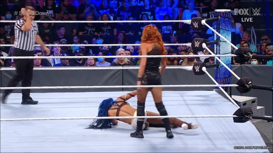 WWE_Supersized_SmackDown_2021_10_15_720p_HDTV_x264-NWCHD_mp4_006099904.jpg