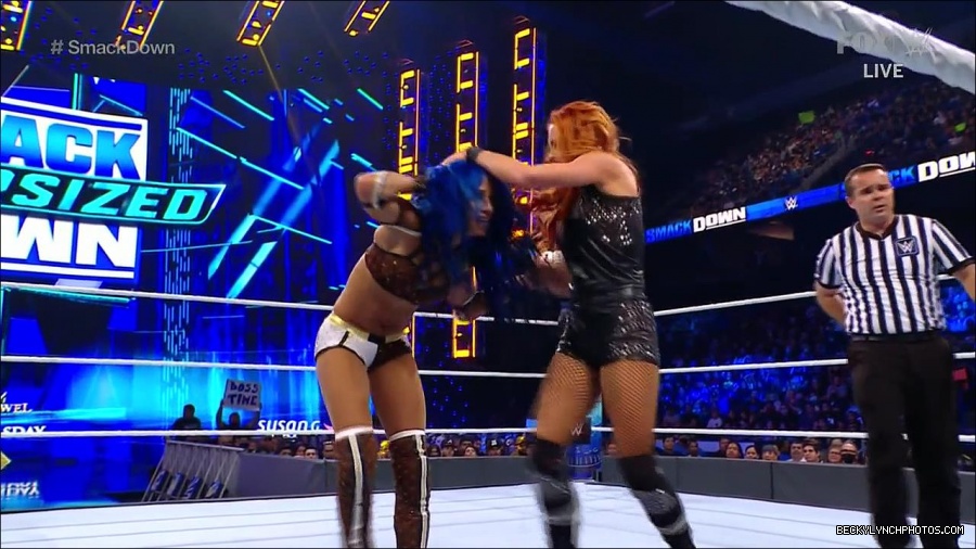 WWE_Supersized_SmackDown_2021_10_15_720p_HDTV_x264-NWCHD_mp4_006104709.jpg