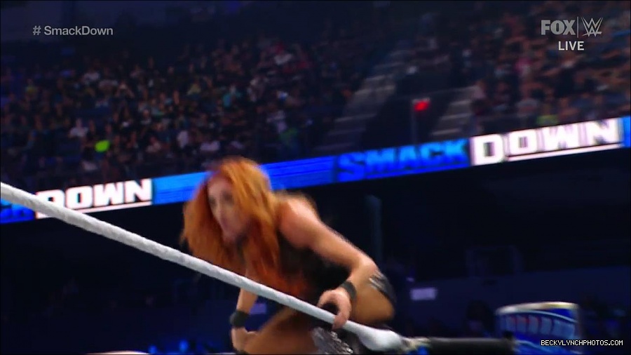 WWE_Supersized_SmackDown_2021_10_15_720p_HDTV_x264-NWCHD_mp4_006111916.jpg