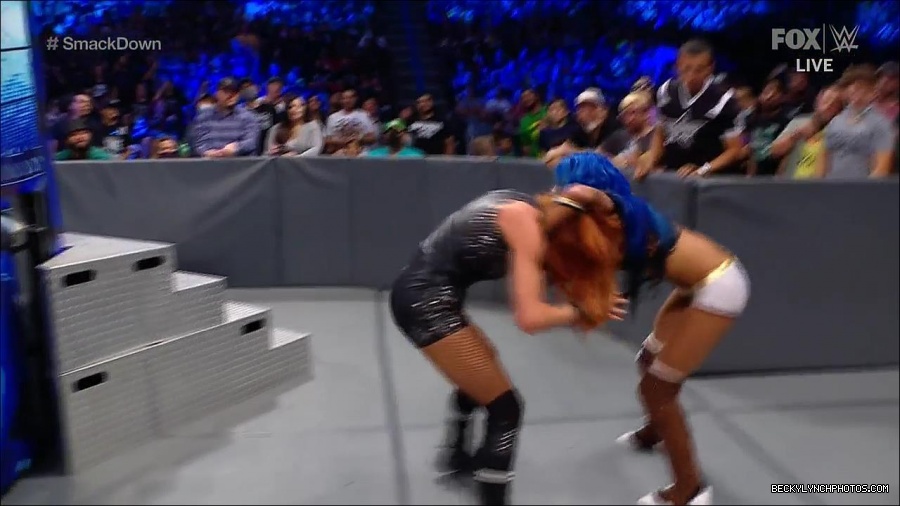 WWE_Supersized_SmackDown_2021_10_15_720p_HDTV_x264-NWCHD_mp4_006122727.jpg