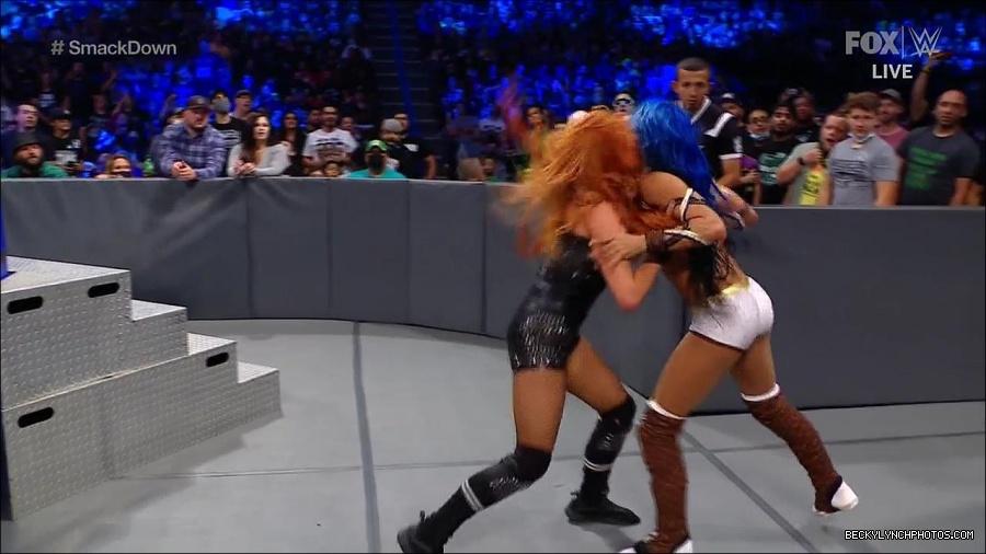 WWE_Supersized_SmackDown_2021_10_15_720p_HDTV_x264-NWCHD_mp4_006123328.jpg