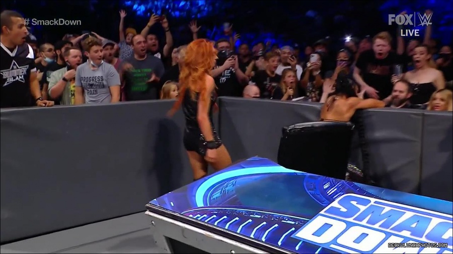 WWE_Supersized_SmackDown_2021_10_15_720p_HDTV_x264-NWCHD_mp4_006127532.jpg