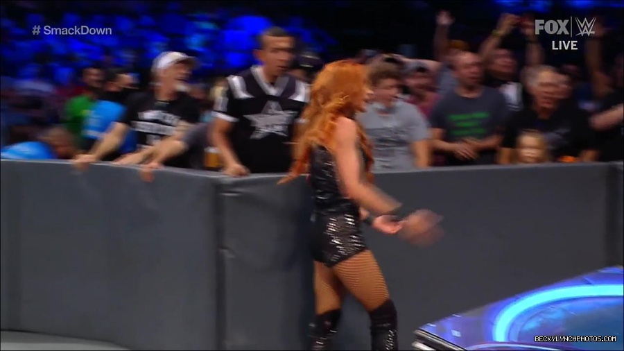 WWE_Supersized_SmackDown_2021_10_15_720p_HDTV_x264-NWCHD_mp4_006128733.jpg