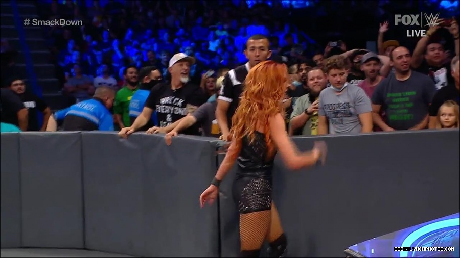 WWE_Supersized_SmackDown_2021_10_15_720p_HDTV_x264-NWCHD_mp4_006129334.jpg