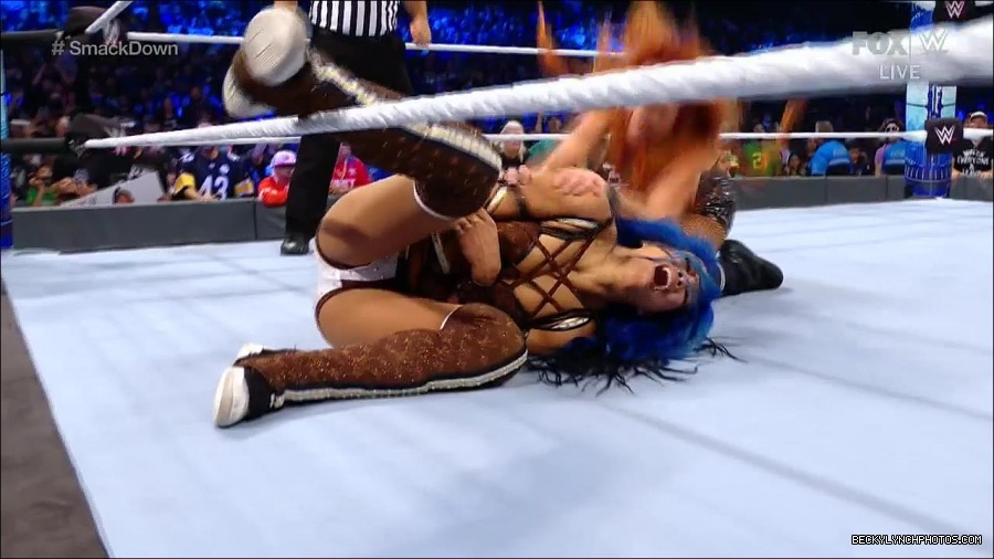 WWE_Supersized_SmackDown_2021_10_15_720p_HDTV_x264-NWCHD_mp4_006153958.jpg
