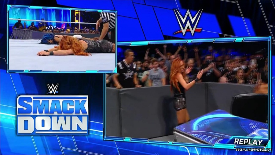 WWE_Supersized_SmackDown_2021_10_15_720p_HDTV_x264-NWCHD_mp4_006164369.jpg
