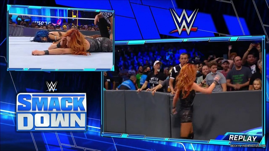 WWE_Supersized_SmackDown_2021_10_15_720p_HDTV_x264-NWCHD_mp4_006165570.jpg