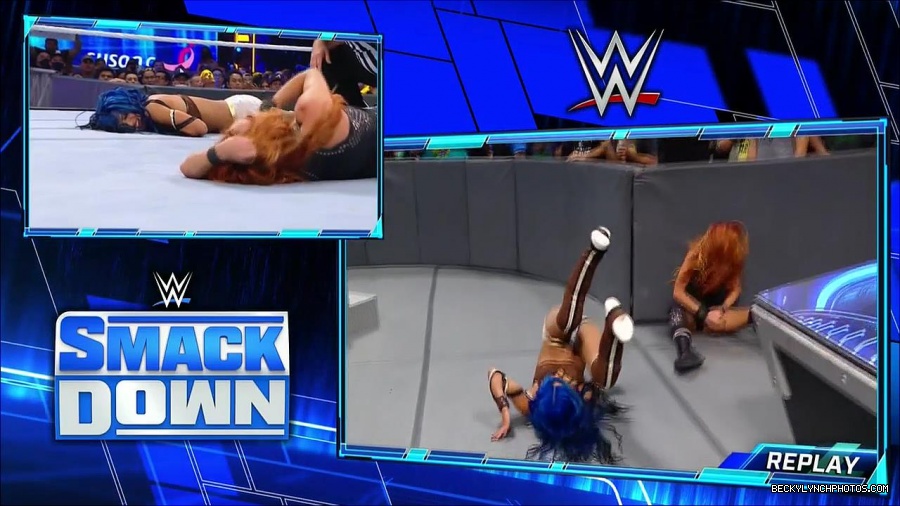 WWE_Supersized_SmackDown_2021_10_15_720p_HDTV_x264-NWCHD_mp4_006168573.jpg