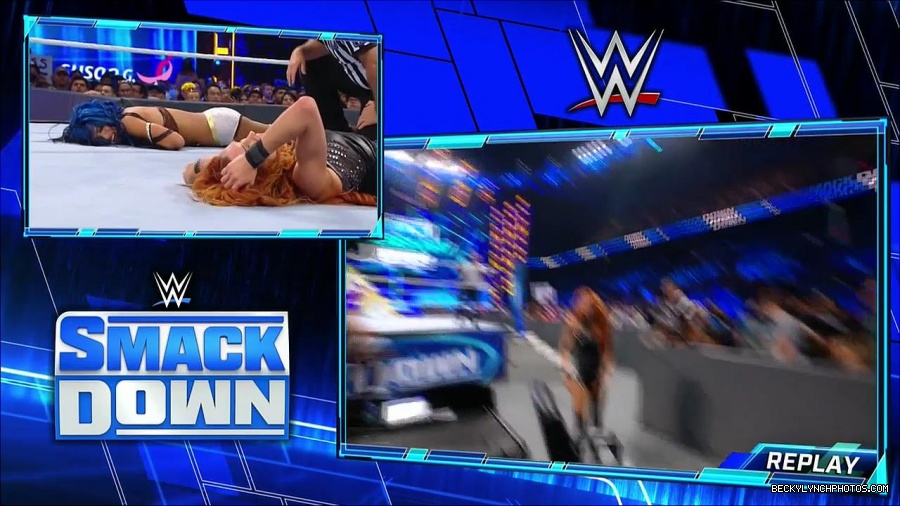 WWE_Supersized_SmackDown_2021_10_15_720p_HDTV_x264-NWCHD_mp4_006170975.jpg