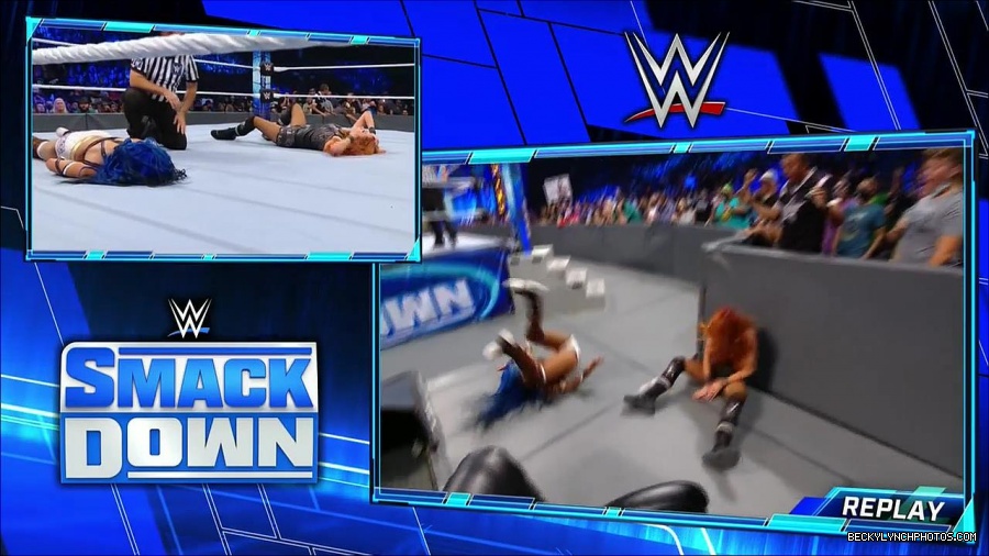 WWE_Supersized_SmackDown_2021_10_15_720p_HDTV_x264-NWCHD_mp4_006172777.jpg