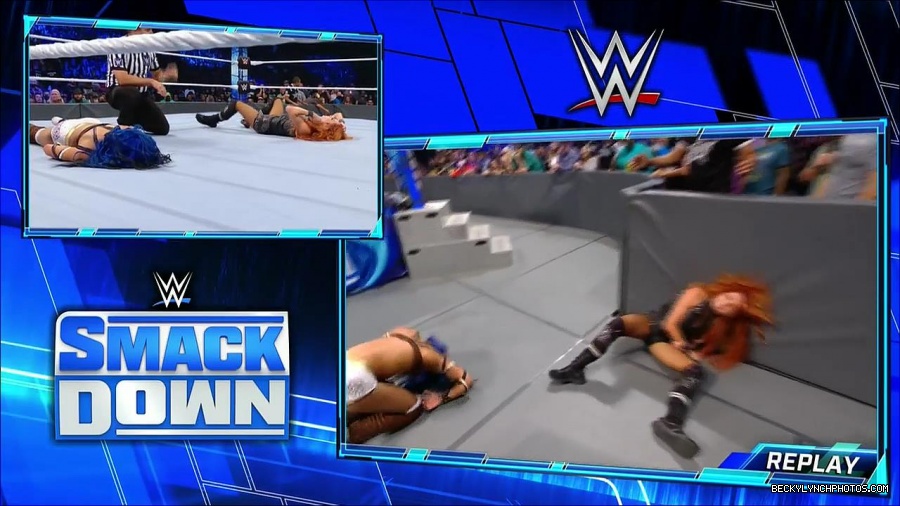 WWE_Supersized_SmackDown_2021_10_15_720p_HDTV_x264-NWCHD_mp4_006173378.jpg