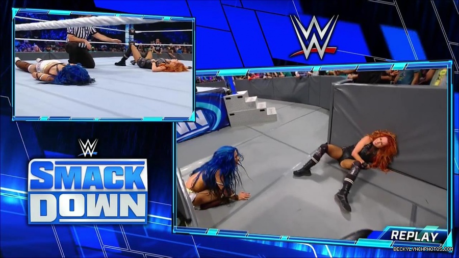 WWE_Supersized_SmackDown_2021_10_15_720p_HDTV_x264-NWCHD_mp4_006174579.jpg
