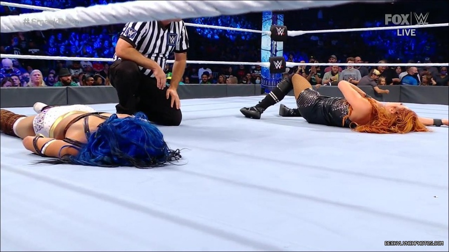 WWE_Supersized_SmackDown_2021_10_15_720p_HDTV_x264-NWCHD_mp4_006180585.jpg