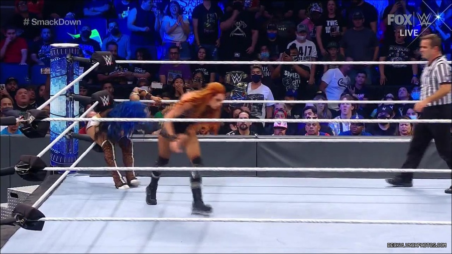 WWE_Supersized_SmackDown_2021_10_15_720p_HDTV_x264-NWCHD_mp4_006197402.jpg