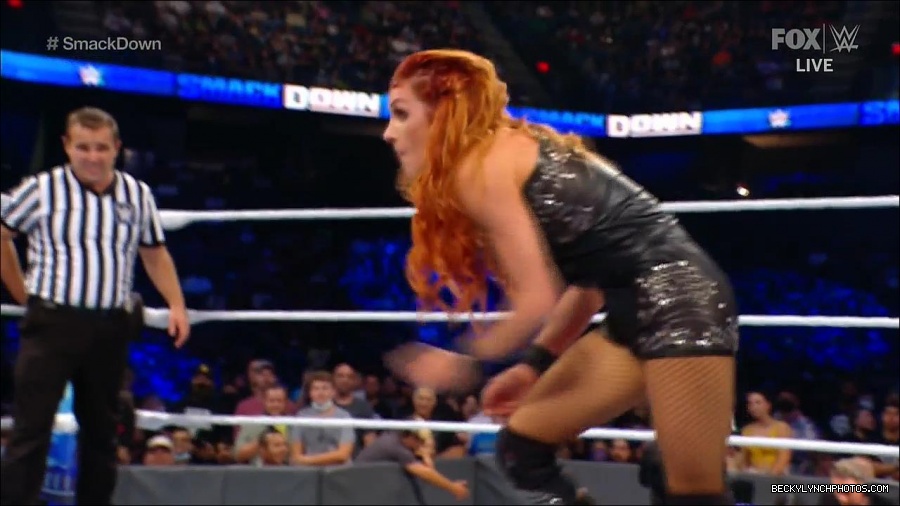 WWE_Supersized_SmackDown_2021_10_15_720p_HDTV_x264-NWCHD_mp4_006199804.jpg