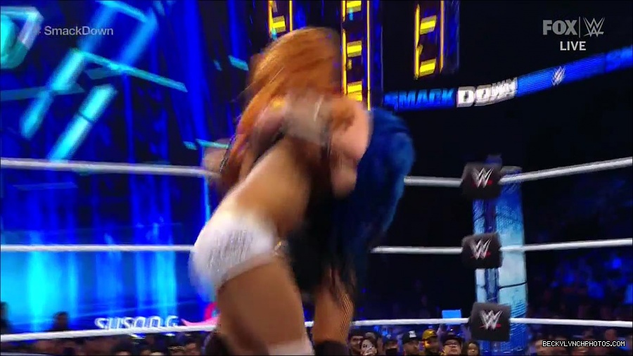 WWE_Supersized_SmackDown_2021_10_15_720p_HDTV_x264-NWCHD_mp4_006202807.jpg