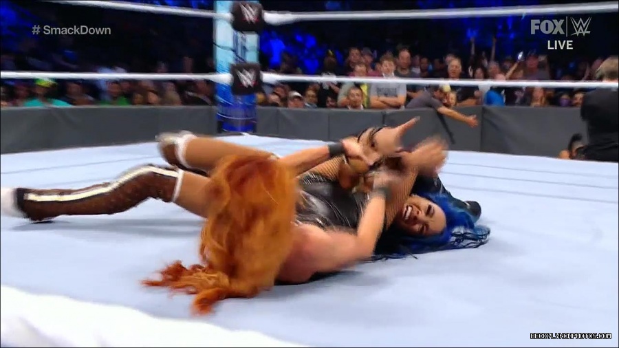 WWE_Supersized_SmackDown_2021_10_15_720p_HDTV_x264-NWCHD_mp4_006206411.jpg