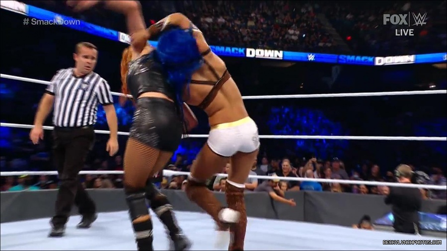 WWE_Supersized_SmackDown_2021_10_15_720p_HDTV_x264-NWCHD_mp4_006220825.jpg