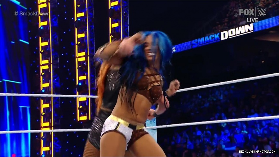 WWE_Supersized_SmackDown_2021_10_15_720p_HDTV_x264-NWCHD_mp4_006223828.jpg