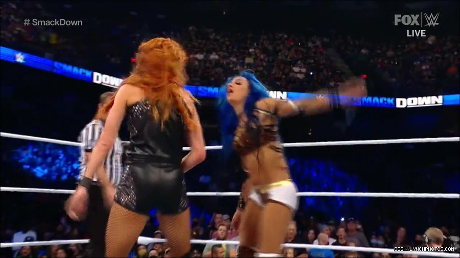 WWE_Supersized_SmackDown_2021_10_15_720p_HDTV_x264-NWCHD_mp4_006228032.jpg