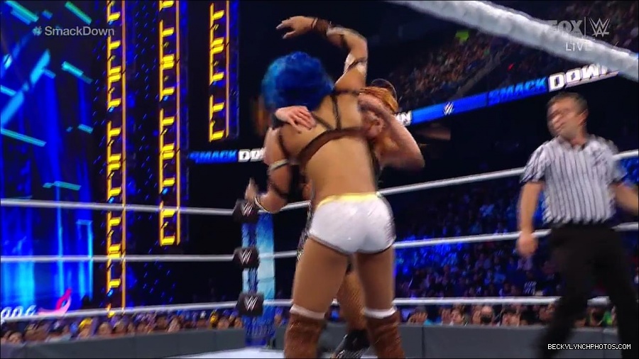 WWE_Supersized_SmackDown_2021_10_15_720p_HDTV_x264-NWCHD_mp4_006234038.jpg