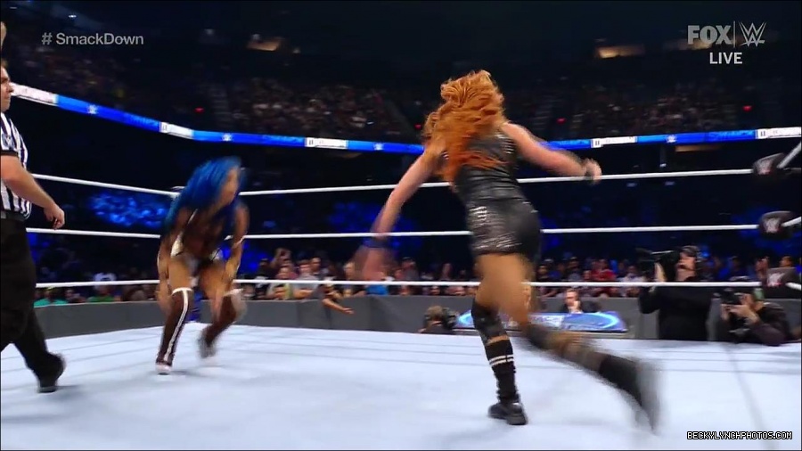 WWE_Supersized_SmackDown_2021_10_15_720p_HDTV_x264-NWCHD_mp4_006243047.jpg