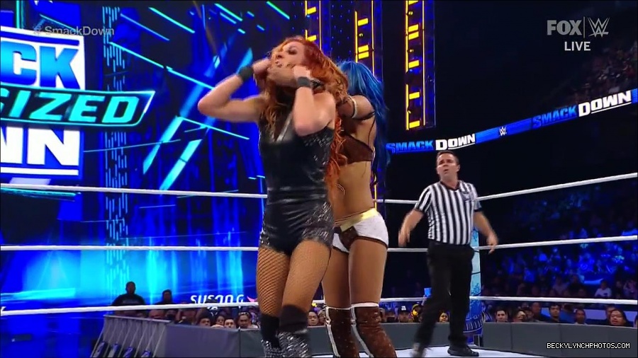 WWE_Supersized_SmackDown_2021_10_15_720p_HDTV_x264-NWCHD_mp4_006245450.jpg
