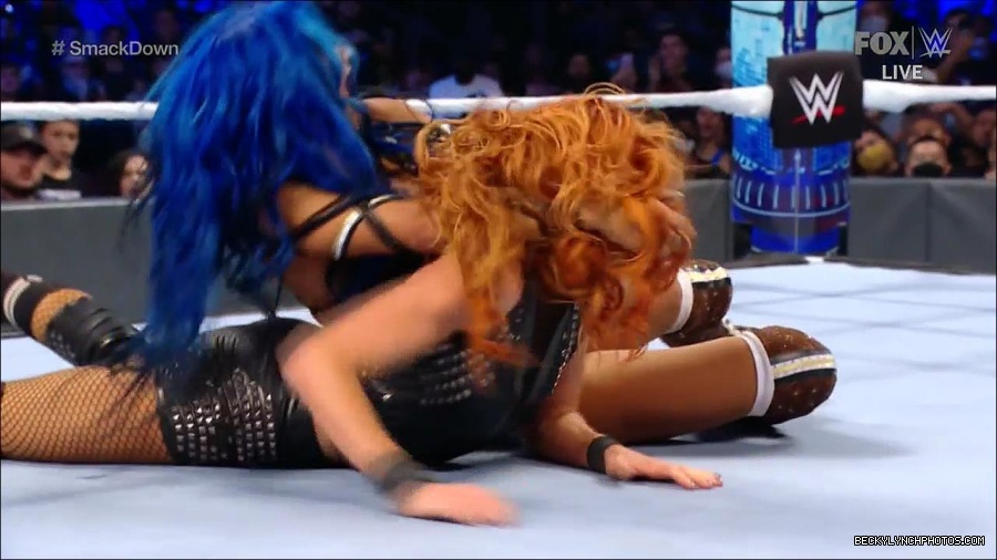 WWE_Supersized_SmackDown_2021_10_15_720p_HDTV_x264-NWCHD_mp4_006249053.jpg