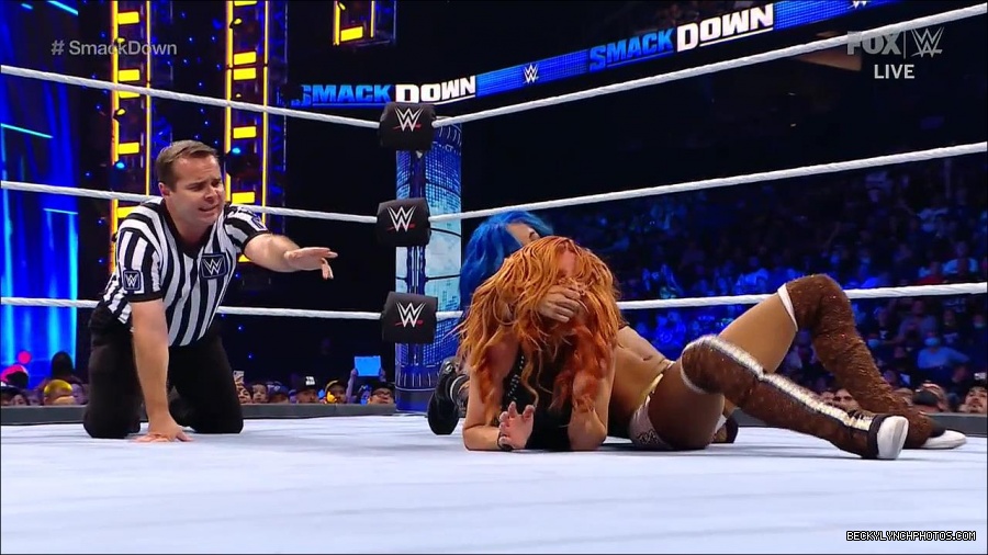 WWE_Supersized_SmackDown_2021_10_15_720p_HDTV_x264-NWCHD_mp4_006250855.jpg