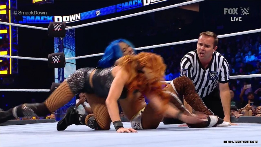 WWE_Supersized_SmackDown_2021_10_15_720p_HDTV_x264-NWCHD_mp4_006254459.jpg