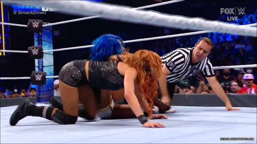 WWE_Supersized_SmackDown_2021_10_15_720p_HDTV_x264-NWCHD_mp4_006255660.jpg