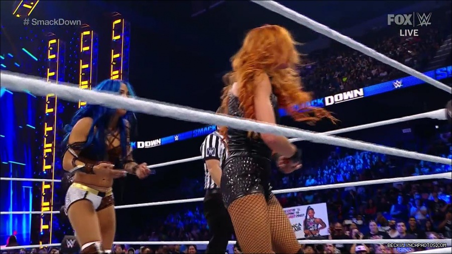 WWE_Supersized_SmackDown_2021_10_15_720p_HDTV_x264-NWCHD_mp4_006269474.jpg