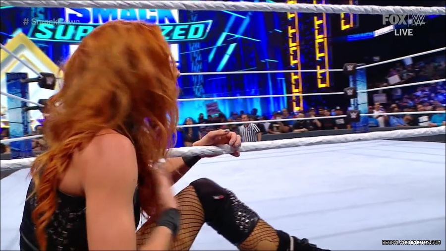 WWE_Supersized_SmackDown_2021_10_15_720p_HDTV_x264-NWCHD_mp4_006324729.jpg