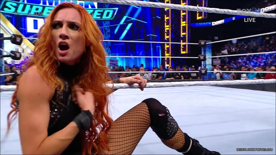 WWE_Supersized_SmackDown_2021_10_15_720p_HDTV_x264-NWCHD_mp4_006325930.jpg