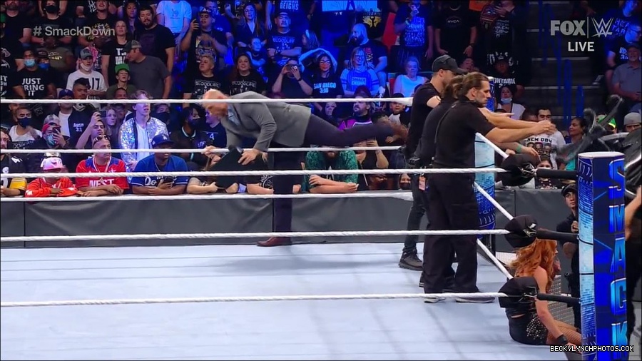WWE_Supersized_SmackDown_2021_10_15_720p_HDTV_x264-NWCHD_mp4_006336741.jpg