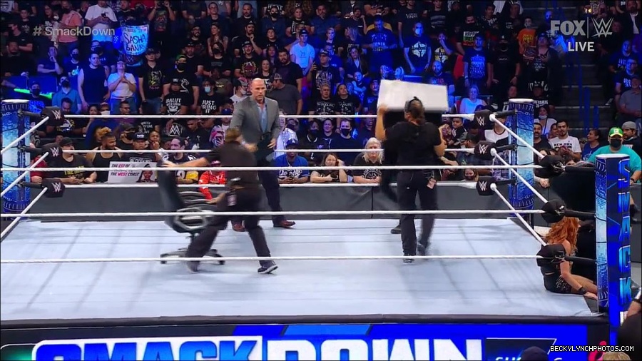 WWE_Supersized_SmackDown_2021_10_15_720p_HDTV_x264-NWCHD_mp4_006342146.jpg