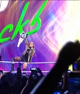 WWE_Supersized_SmackDown_2021_10_15_720p_HDTV_x264-NWCHD_mp4_004860432.jpg