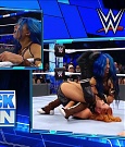 WWE_Supersized_SmackDown_2021_10_15_720p_HDTV_x264-NWCHD_mp4_005986991.jpg