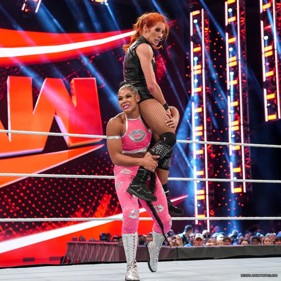 WWEDeutschland-1455417061304381444-20211102_011042-img1.jpg