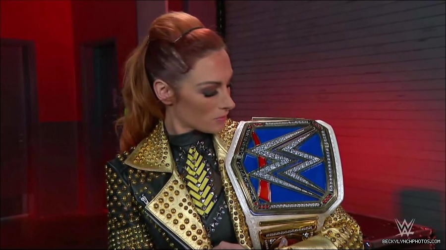 WWE_Friday_Night_SmackDown_2021_10_22_720p_HDTV_x264-Star_mkv_002877113.jpg