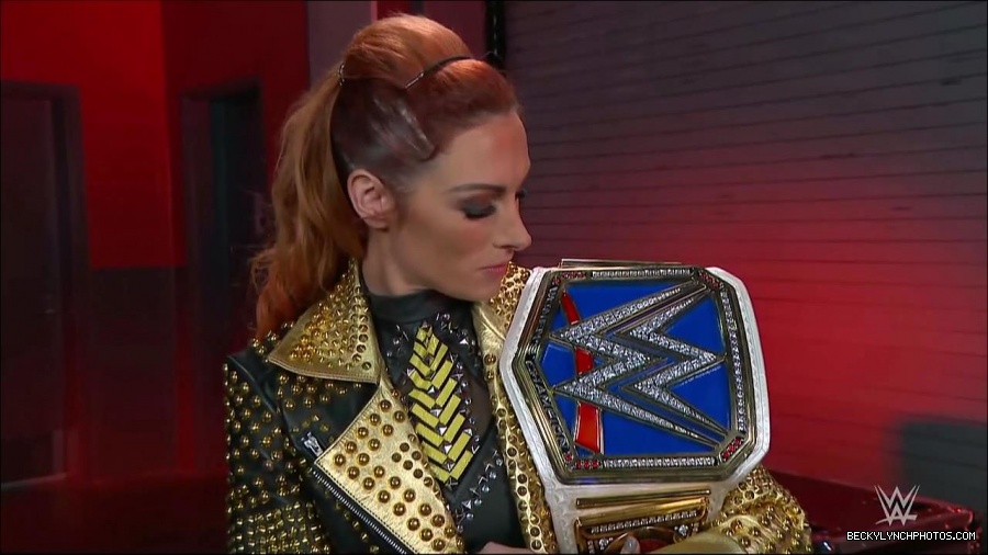 WWE_Friday_Night_SmackDown_2021_10_22_720p_HDTV_x264-Star_mkv_002877513.jpg