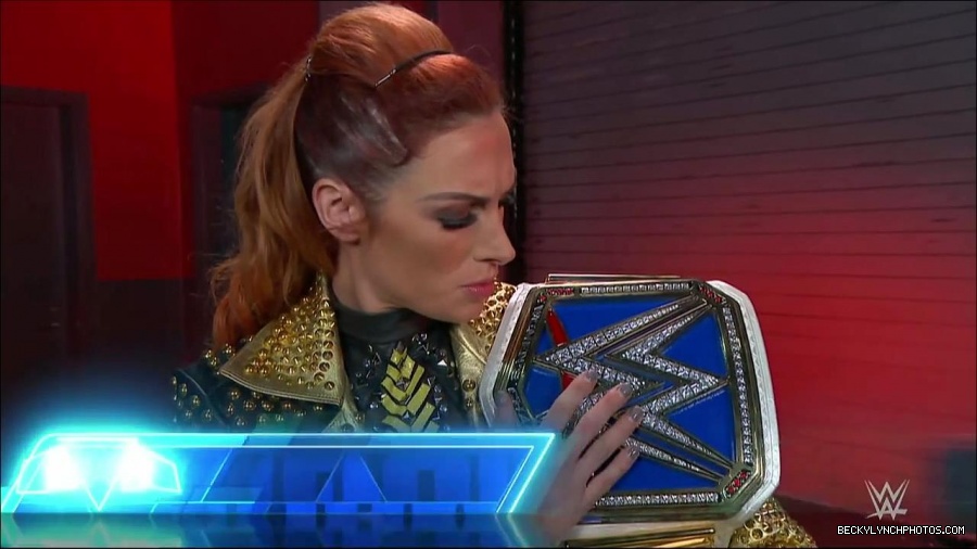 WWE_Friday_Night_SmackDown_2021_10_22_720p_HDTV_x264-Star_mkv_002879115.jpg