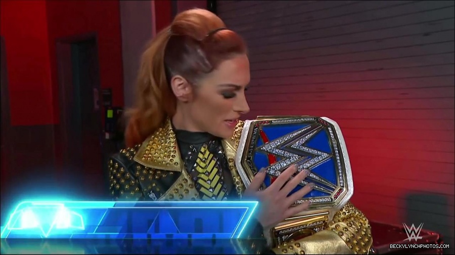 WWE_Friday_Night_SmackDown_2021_10_22_720p_HDTV_x264-Star_mkv_002883519.jpg
