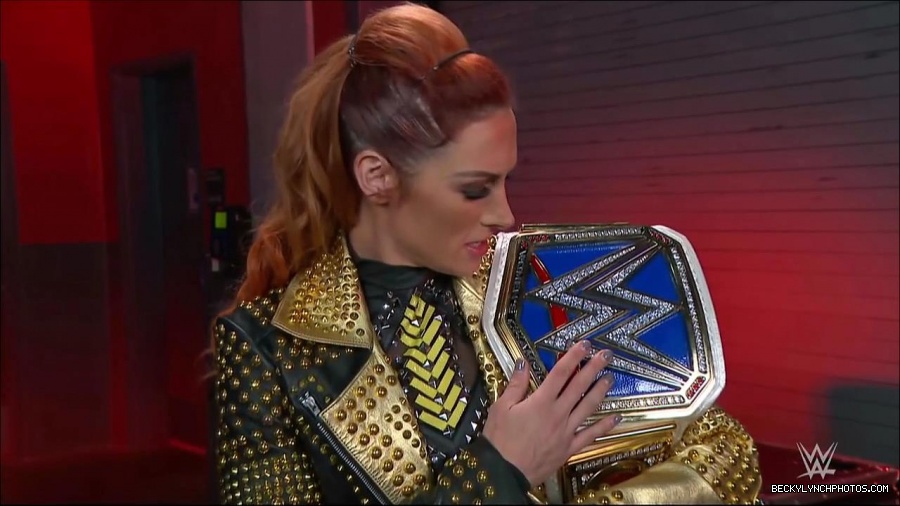 WWE_Friday_Night_SmackDown_2021_10_22_720p_HDTV_x264-Star_mkv_002884320.jpg