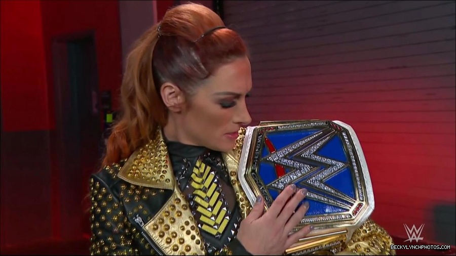 WWE_Friday_Night_SmackDown_2021_10_22_720p_HDTV_x264-Star_mkv_002885121.jpg