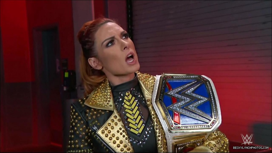 WWE_Friday_Night_SmackDown_2021_10_22_720p_HDTV_x264-Star_mkv_002891127.jpg