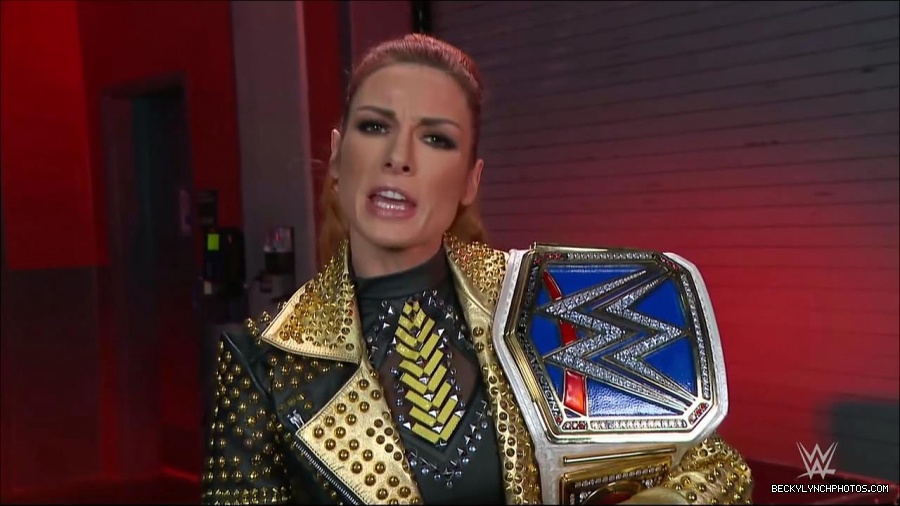 WWE_Friday_Night_SmackDown_2021_10_22_720p_HDTV_x264-Star_mkv_002891927.jpg