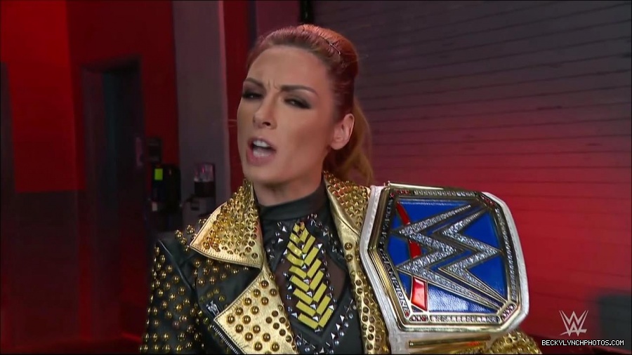 WWE_Friday_Night_SmackDown_2021_10_22_720p_HDTV_x264-Star_mkv_002893929.jpg