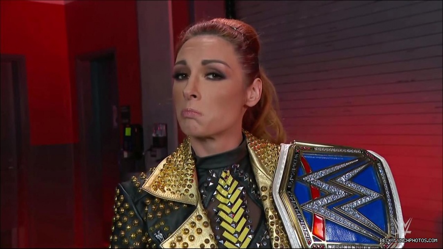 WWE_Friday_Night_SmackDown_2021_10_22_720p_HDTV_x264-Star_mkv_002899935.jpg